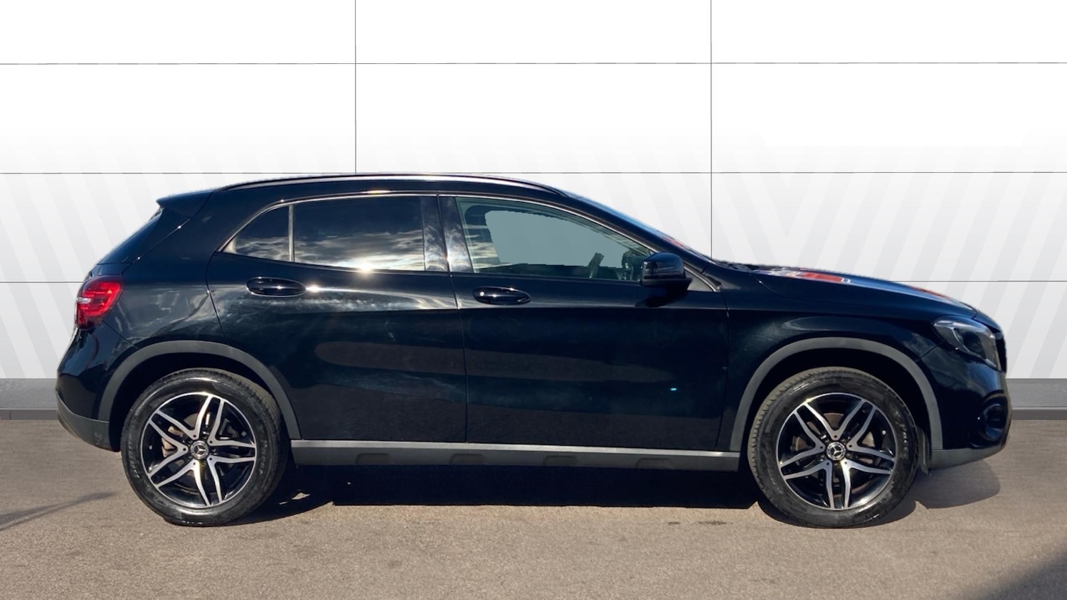 Used Mercedes-Benz GLA 2019 for sale - 76048932: Photo 5