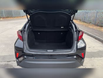 Used Toyota C-HR 2021 for sale - 79661612: Photo