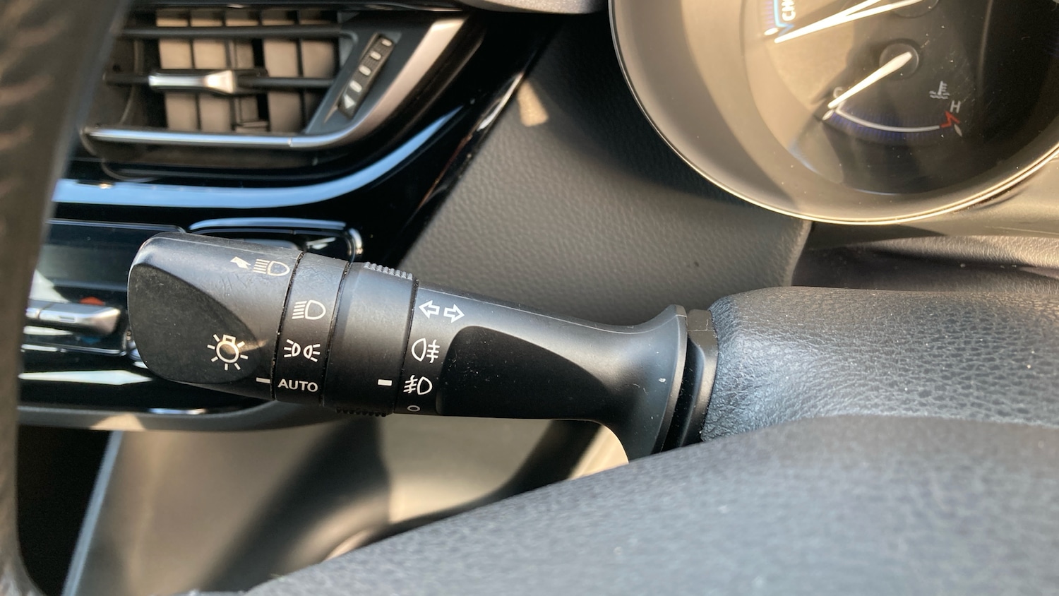 Used Toyota C-HR 2021 for sale - 77779070: Photo 30