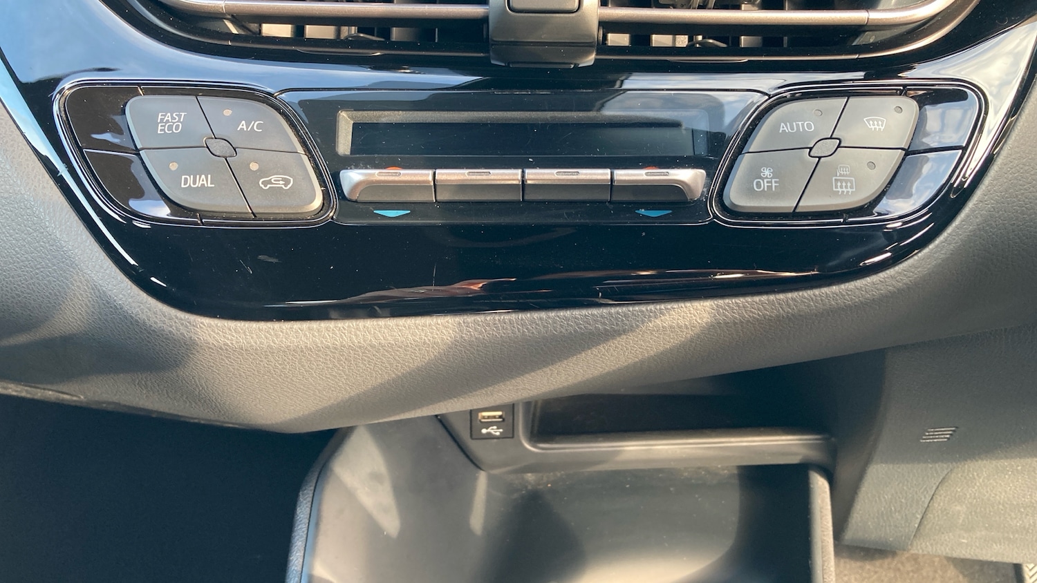 Used Toyota C-HR 2021 for sale - 77779070: Photo 32