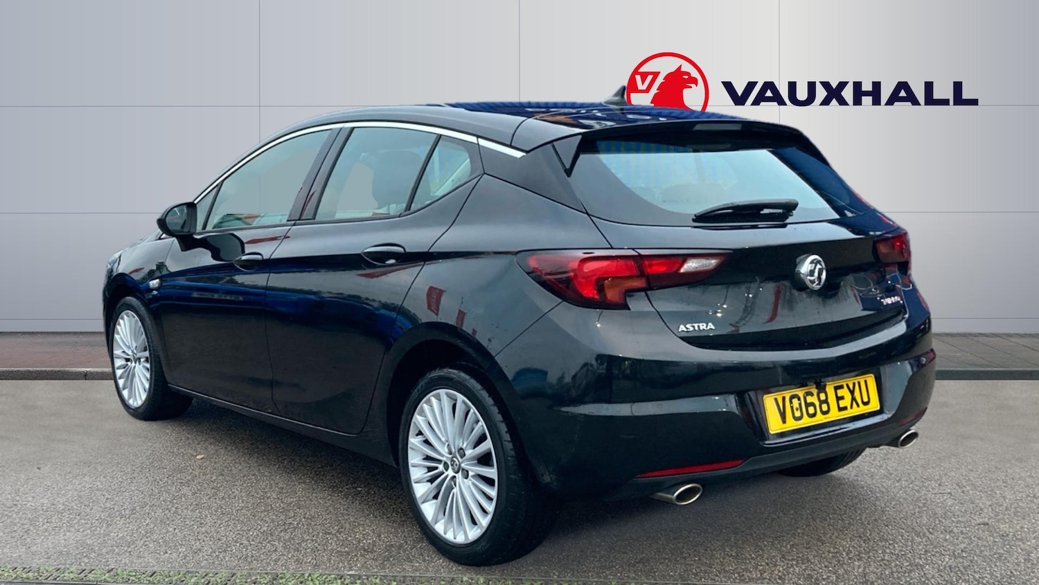 Used Vauxhall Astra 2018 for sale - 77222880: Photo 2