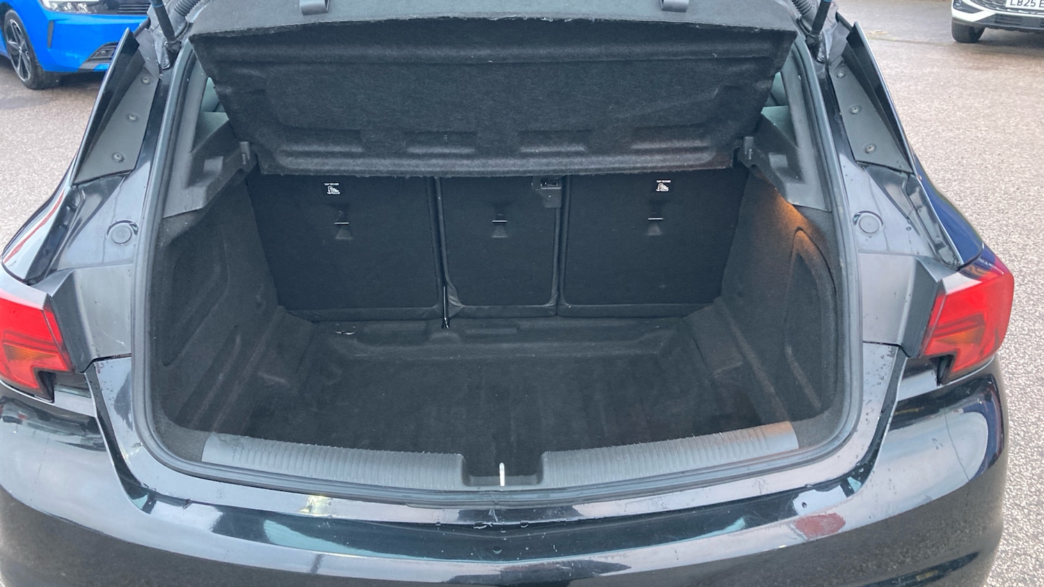 Used Vauxhall Astra 2018 for sale - 77222880: Photo 4