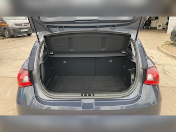 Used Hyundai i20 2023 for sale - 78078066: Photo