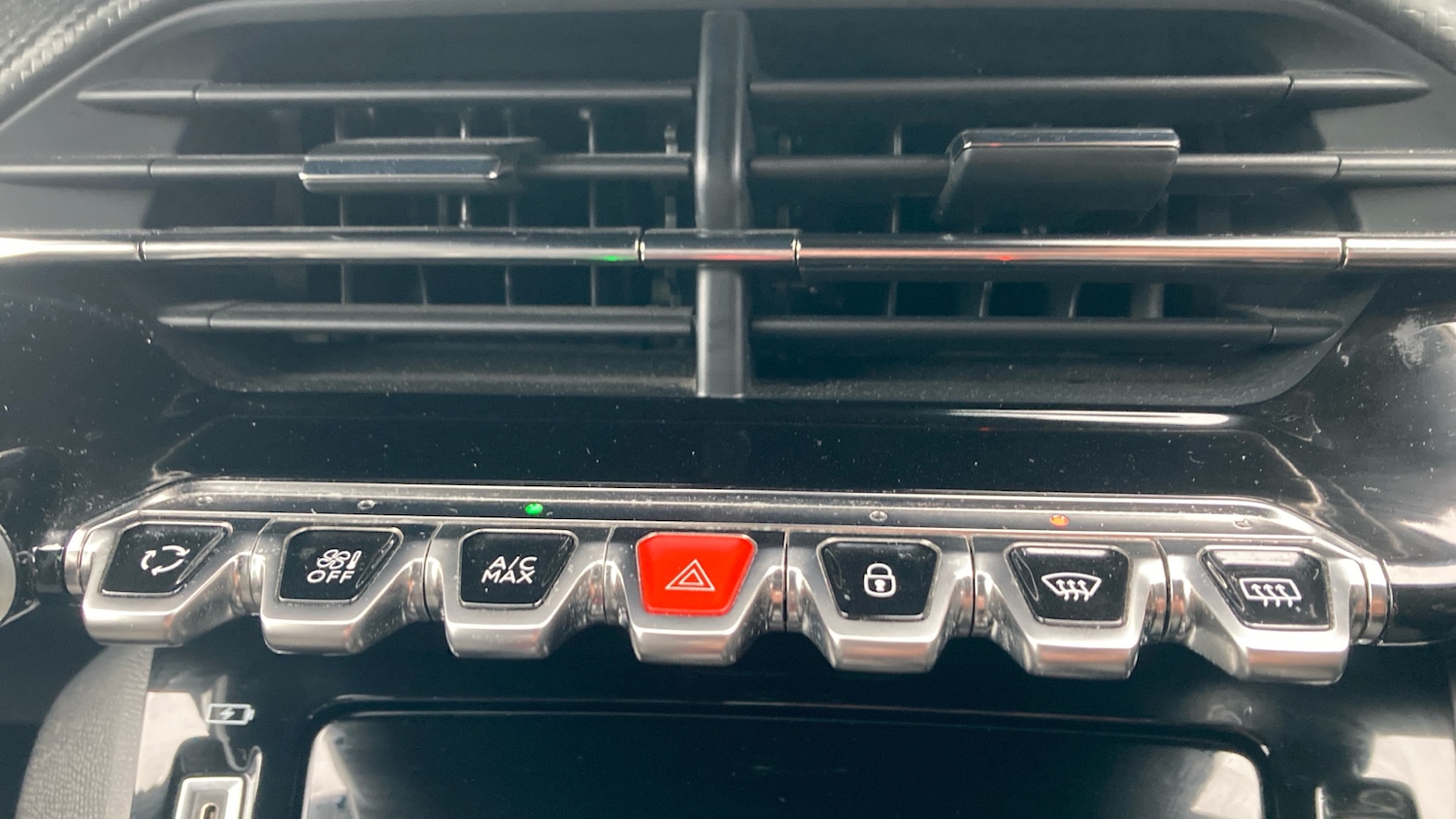 Used Peugeot 208 2020 for sale - 77136081: Photo 33