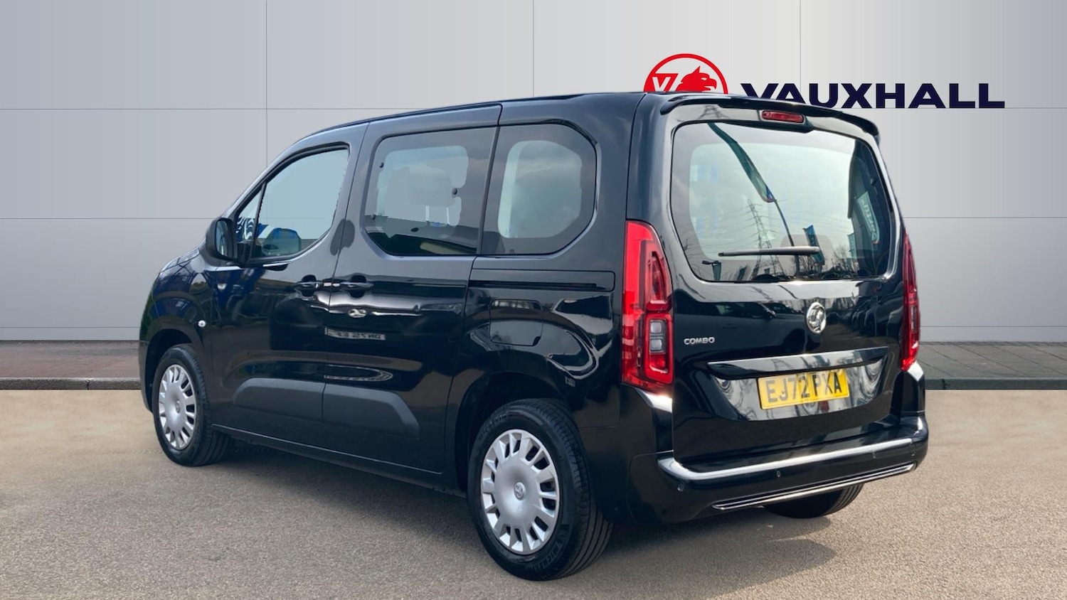 Used Vauxhall Combo Life 2022 for sale - 77984777: Photo 2