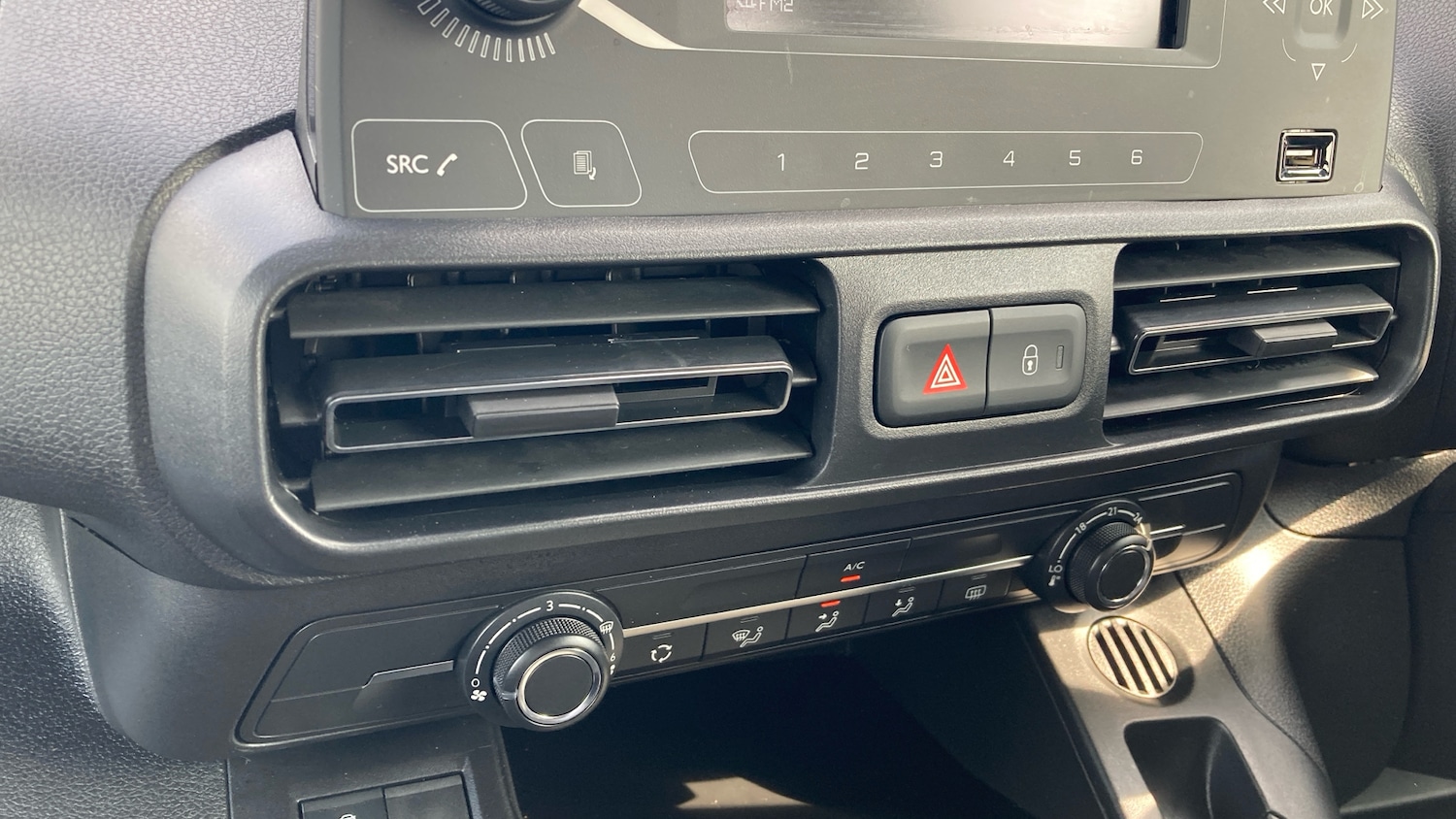 Used Vauxhall Combo Life 2022 for sale - 77984777: Photo 30