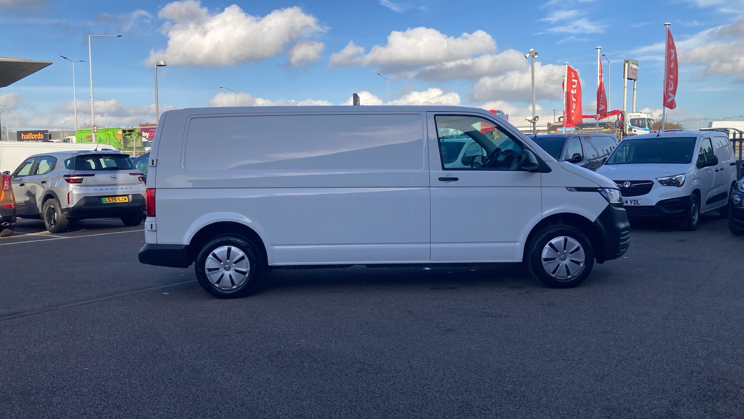 Used Volkswagen Transporter 2023 for sale - 76564918: Photo 9