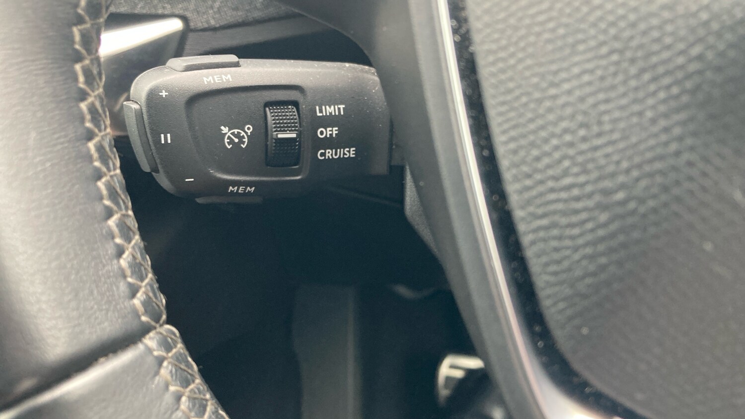 Used Peugeot 3008 2023 for sale - 76194702: Photo 28