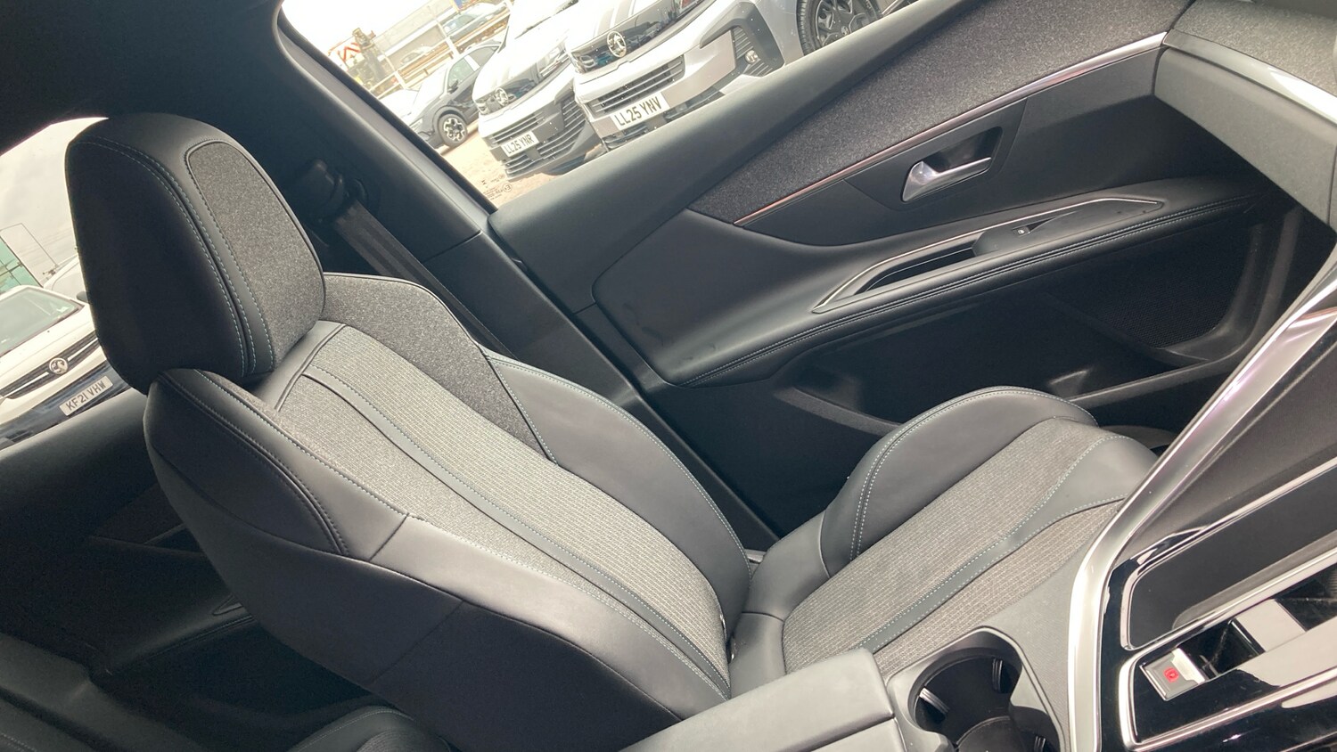 Used Peugeot 3008 2023 for sale - 76194702: Photo 34