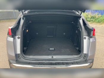 Used Peugeot 3008 2023 for sale - 76194702: Photo