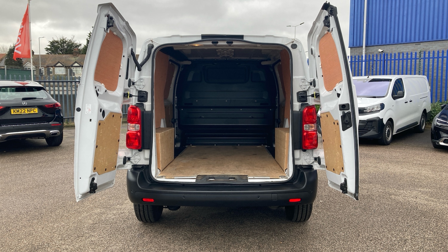 Used Vauxhall Vivaro 2024 for sale - 77661957: Photo 3