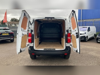 Used Vauxhall Vivaro 2024 for sale - 77661957: Photo