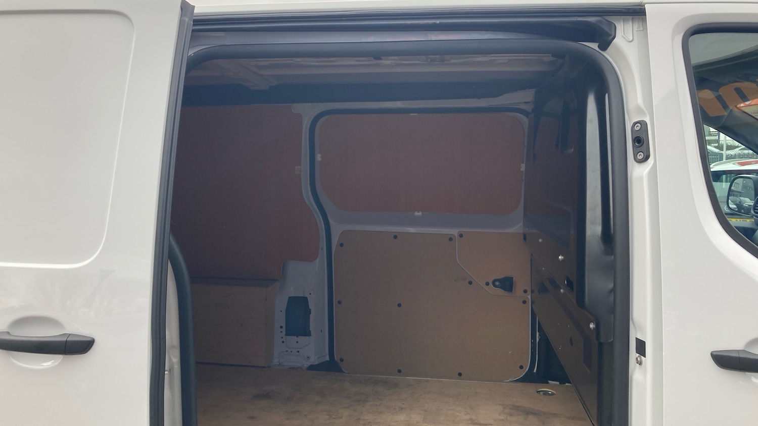 Used Vauxhall Vivaro 2024 for sale - 77661957: Photo 5