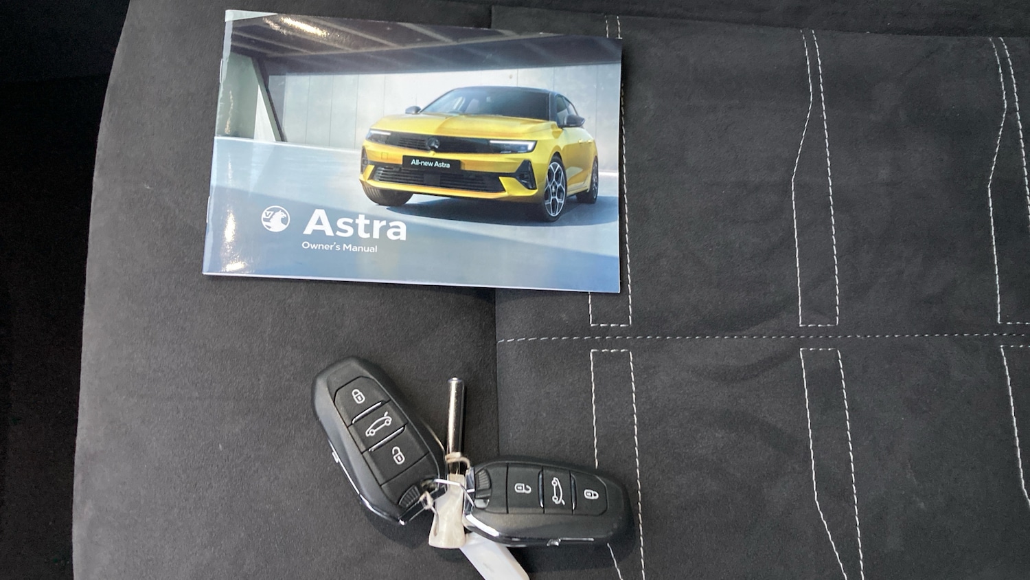 Used Vauxhall Astra 2023 for sale - 77063860: Photo 19