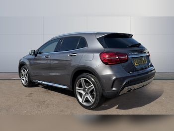 Used Mercedes-Benz GLA 2020 for sale - 77729727: Photo