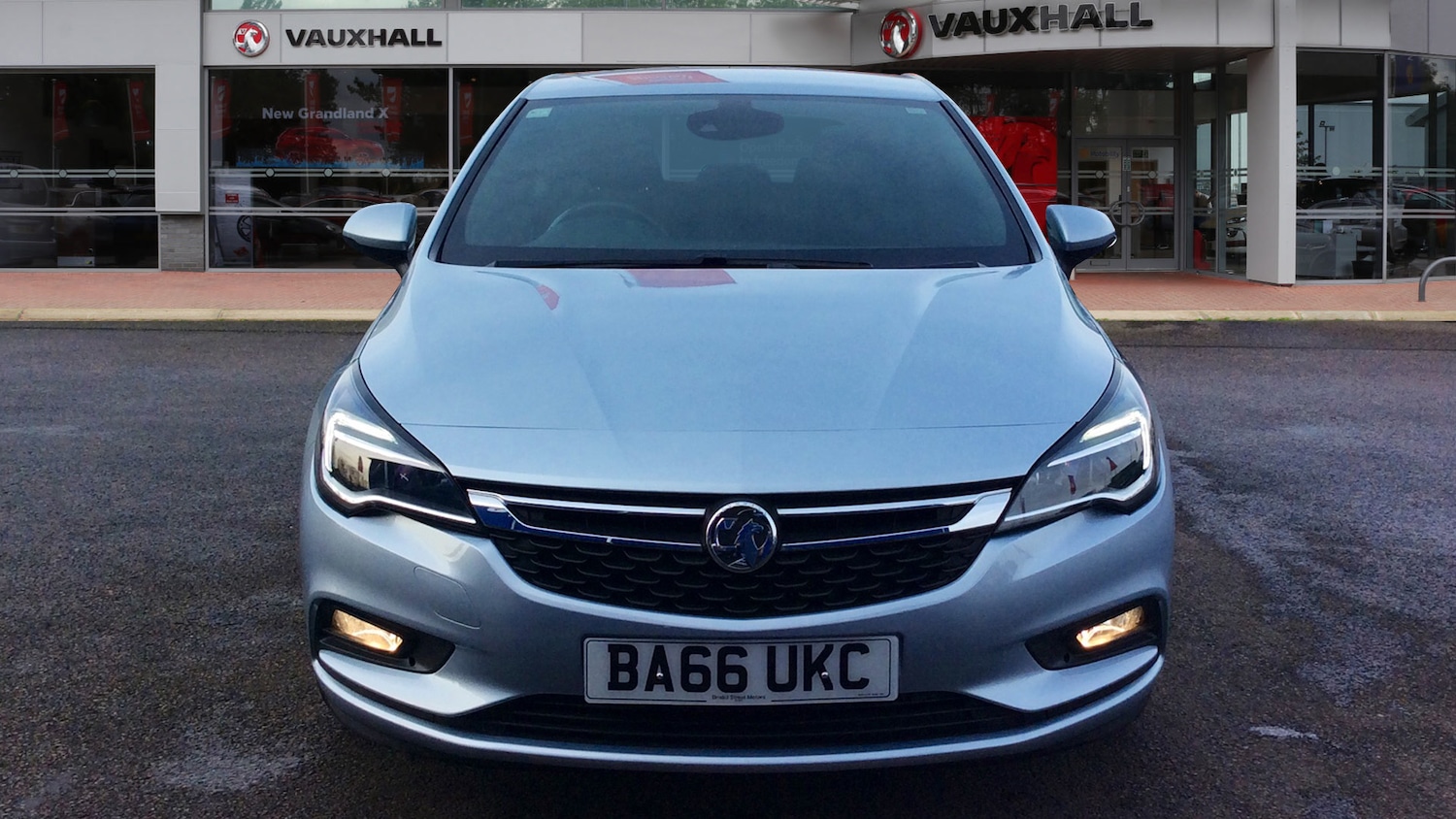 Used Vauxhall Astra 2017 for sale - 76894370: Photo 3