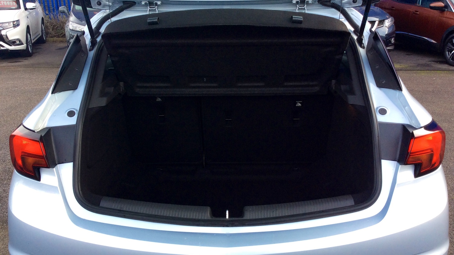 Used Vauxhall Astra 2017 for sale - 76894370: Photo 4