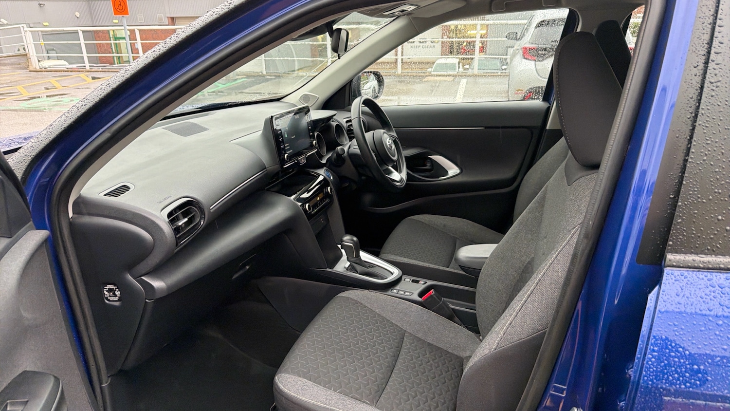 Used Toyota Yaris Cross 2023 for sale - 76945786: Photo 10