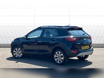 Used Kia Stonic 2023 for sale - 79287680: Photo