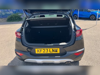 Used Kia Stonic 2023 for sale - 79287680: Photo