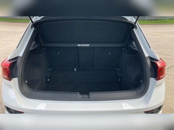 Used Volkswagen T-Roc 2021 for sale - 77541914: Photo