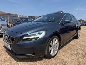 Used Volvo V40 2018 for sale - 79384808: Photo