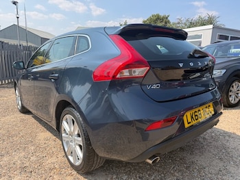 Used Volvo V40 2018 for sale - 79384808: Photo