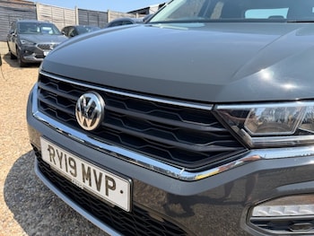 Used Volkswagen T-Roc 2019 for sale - 79233258: Photo