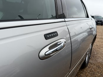 Used Lincoln Town Car 2014 for sale - 78671994: Photo