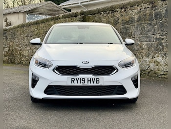 Used Kia Ceed 2019 for sale - 77667662: Photo