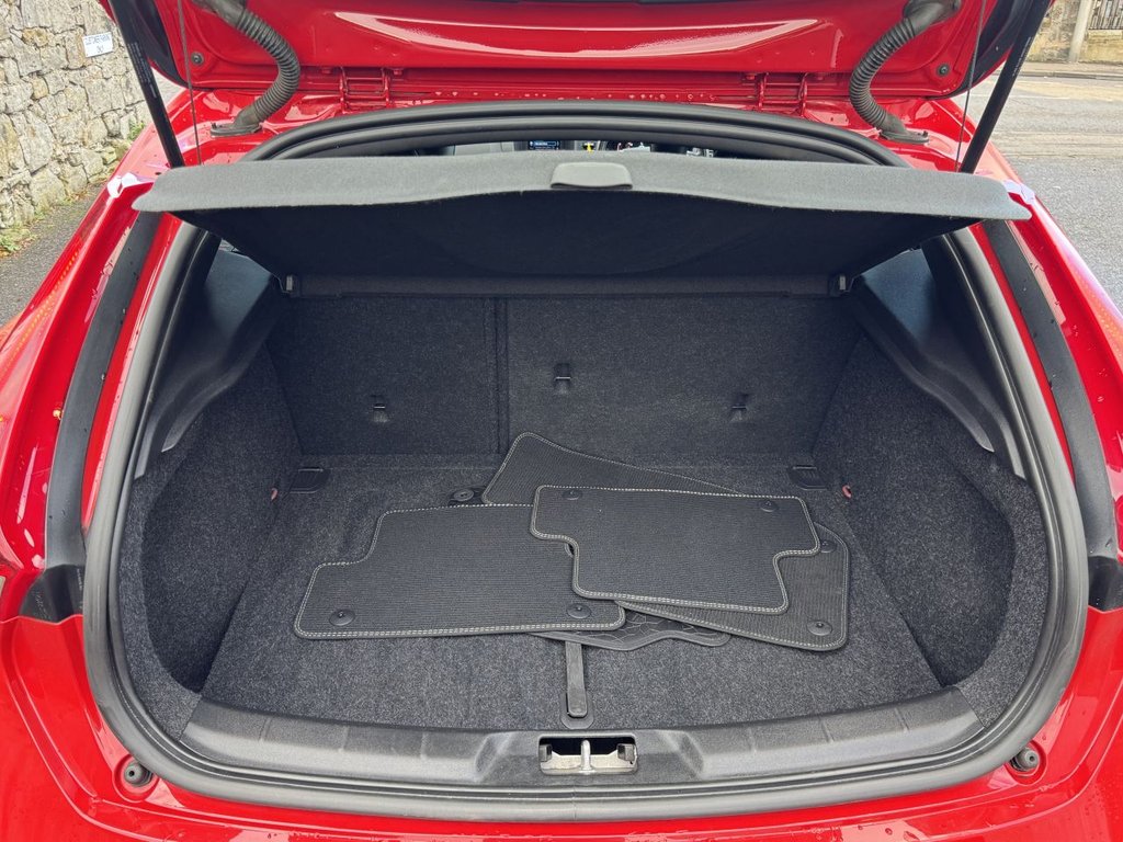 Used Volvo V40 2018 for sale - 76482342: Photo 8