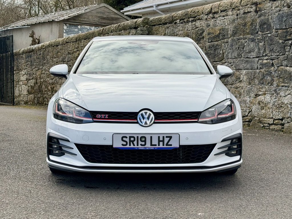 Used Volkswagen Golf 2019 for sale - 78069232: Photo 2