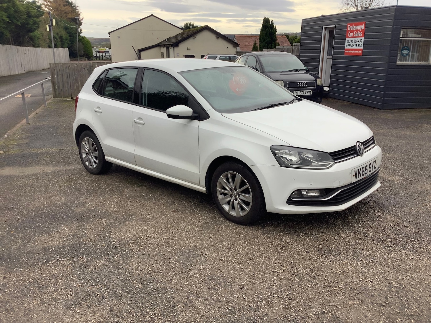 Used Volkswagen Polo 2015 for sale - 76413367: Photo 1