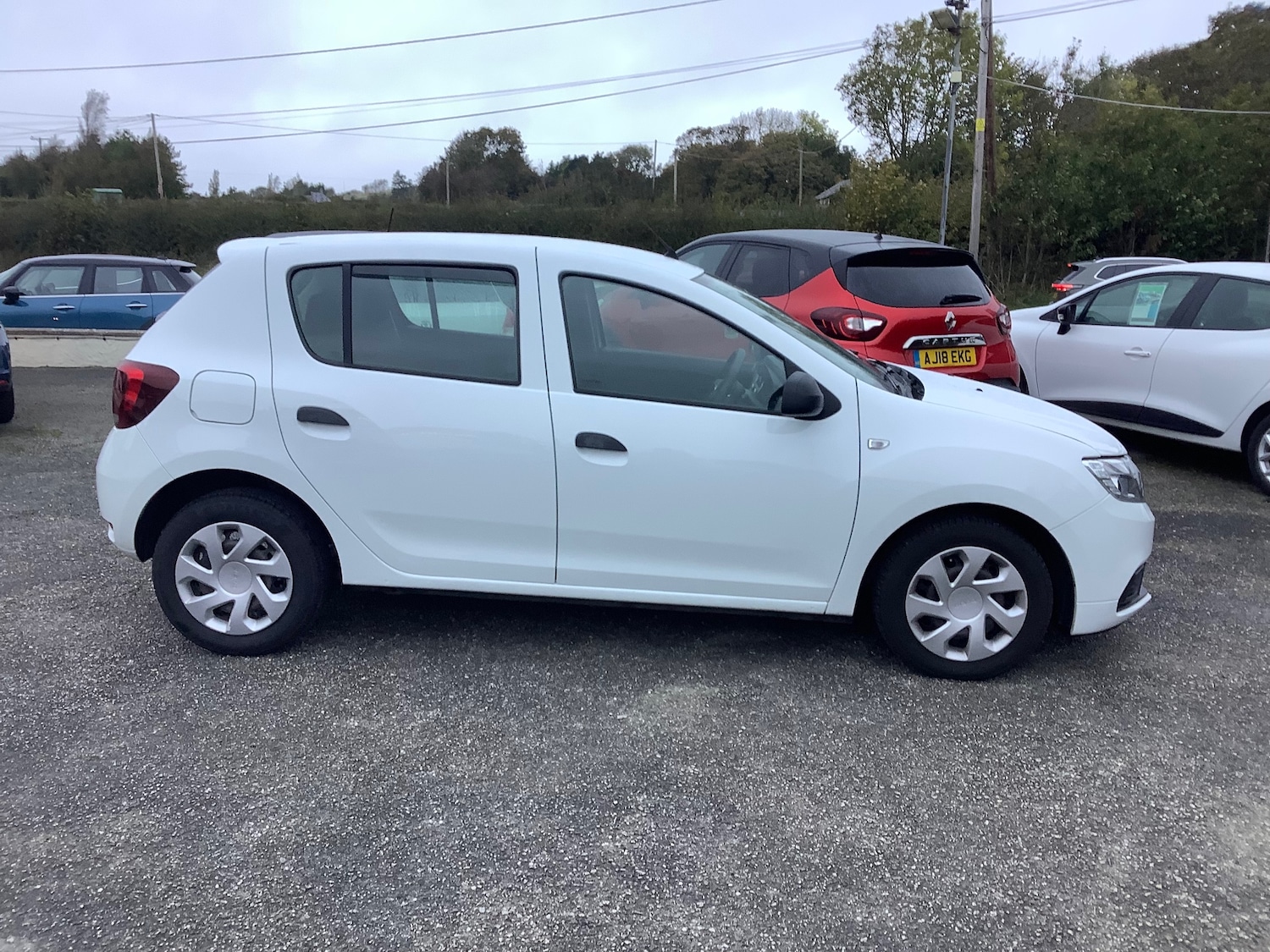 Used Dacia Sandero 2017 for sale - 76222085: Photo 2