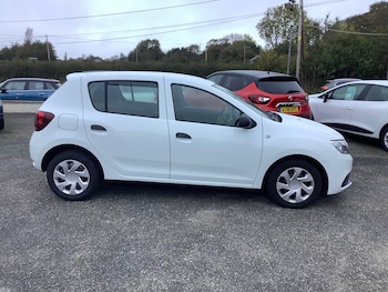 Used Dacia Sandero 2017 for sale - 76222085: Photo