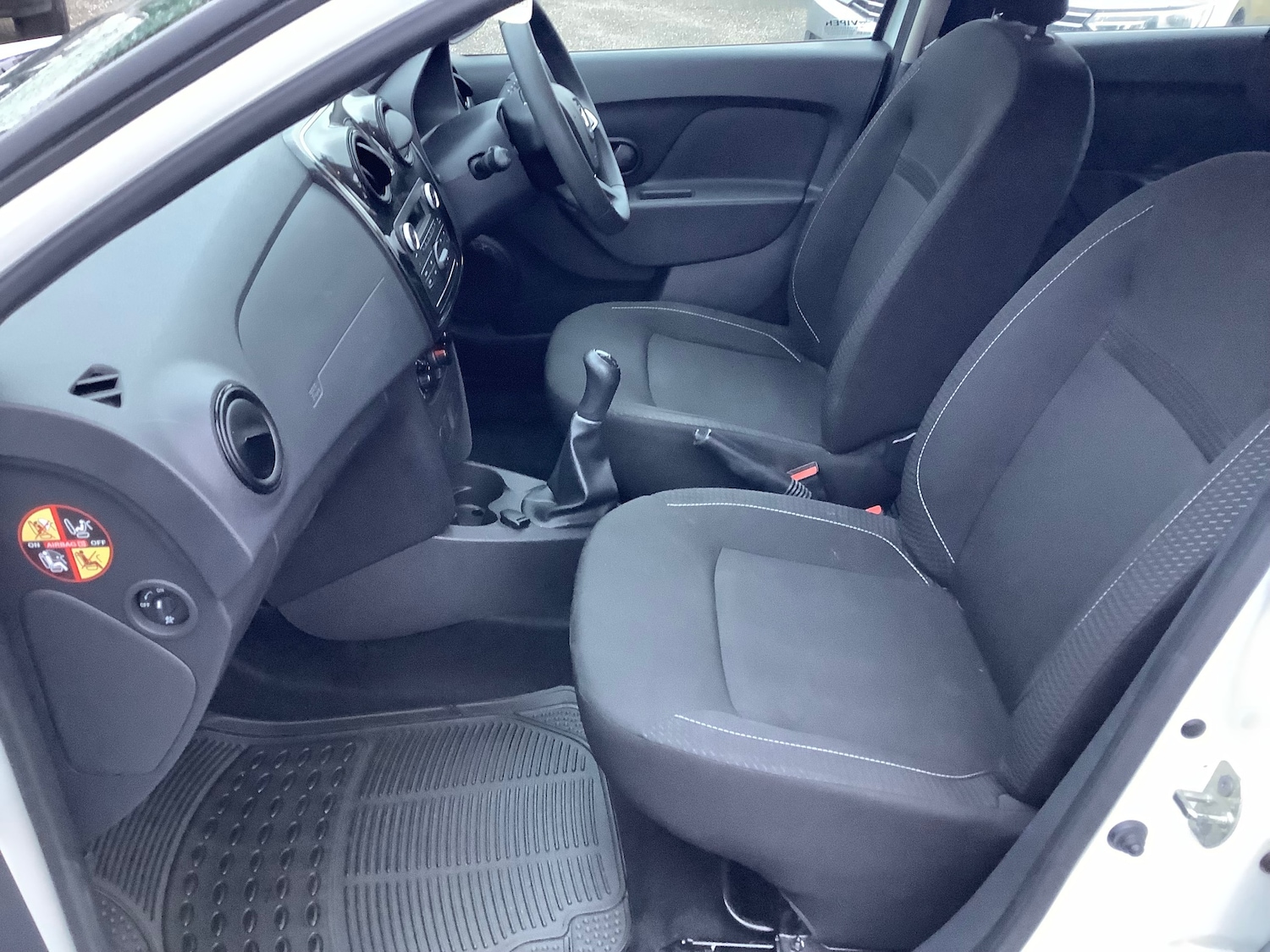 Used Dacia Sandero 2017 for sale - 76222085: Photo 3