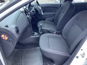 Used Dacia Sandero 2017 for sale - 76222085: Photo