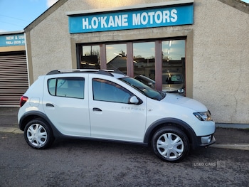 2015 - 0.9 TCe Laureate 5dr