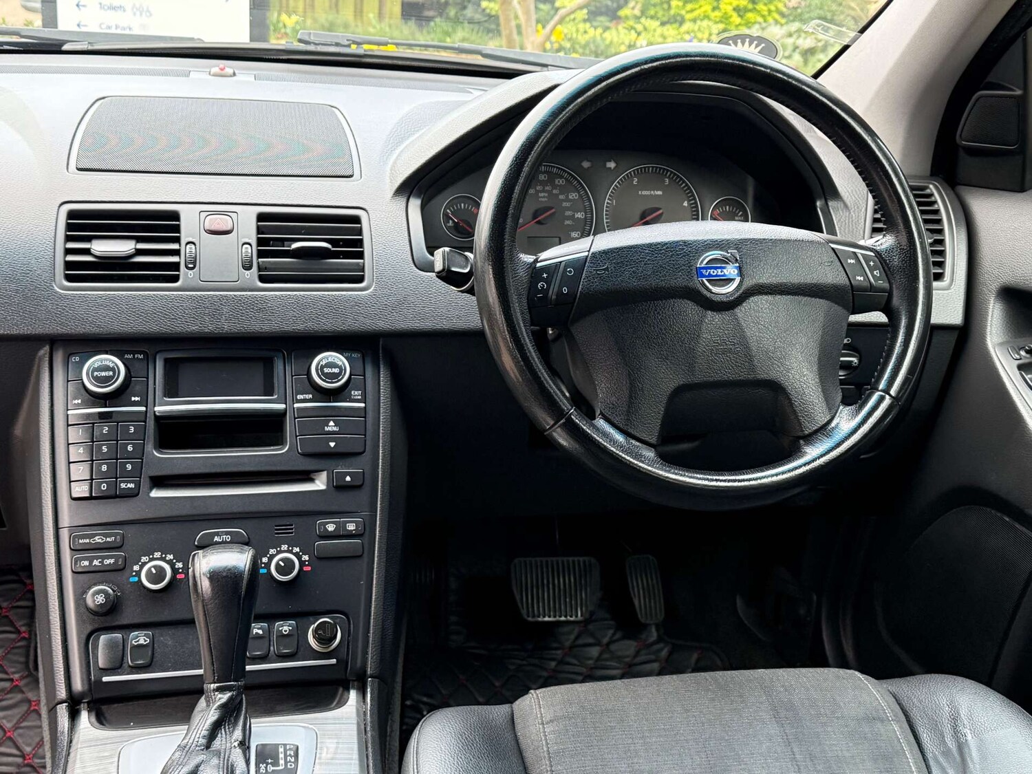 Used Volvo XC90 2010 for sale - 77749049: Photo 23