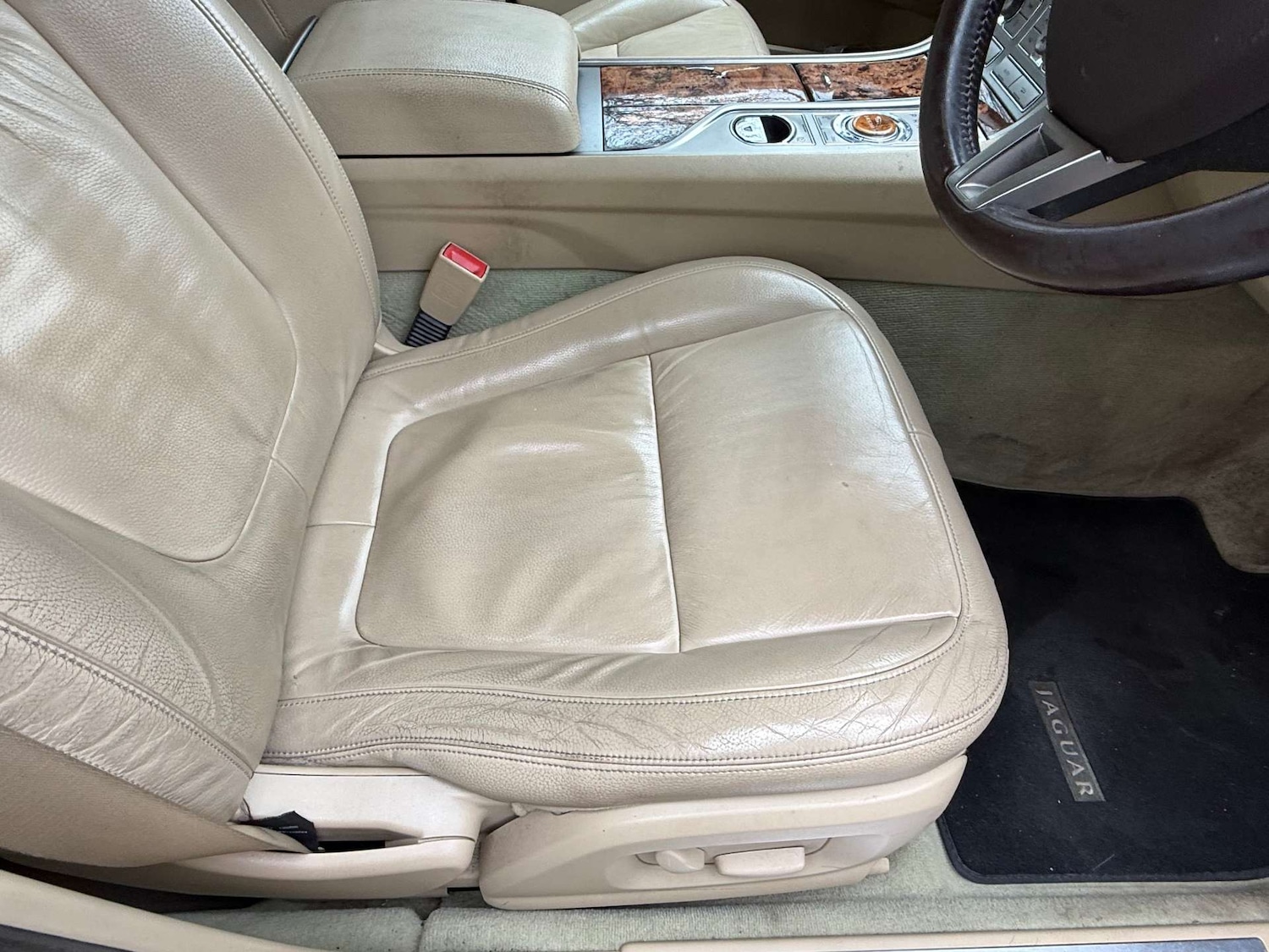 Used Jaguar XF 2010 for sale - 77621929: Photo 18