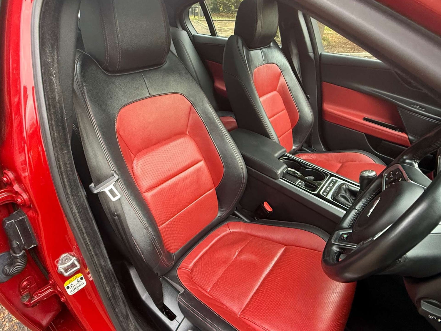 Used Jaguar XE 2015 for sale - 76358326: Photo 11