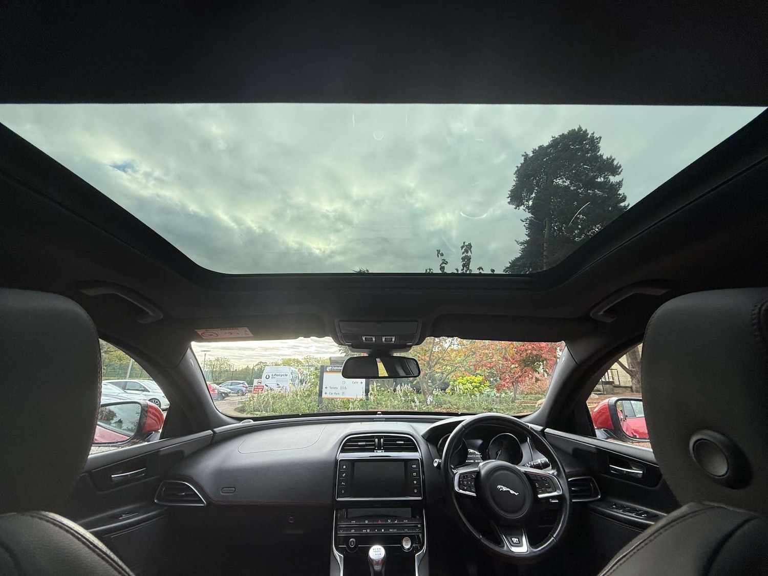 Used Jaguar XE 2015 for sale - 76358326: Photo 14