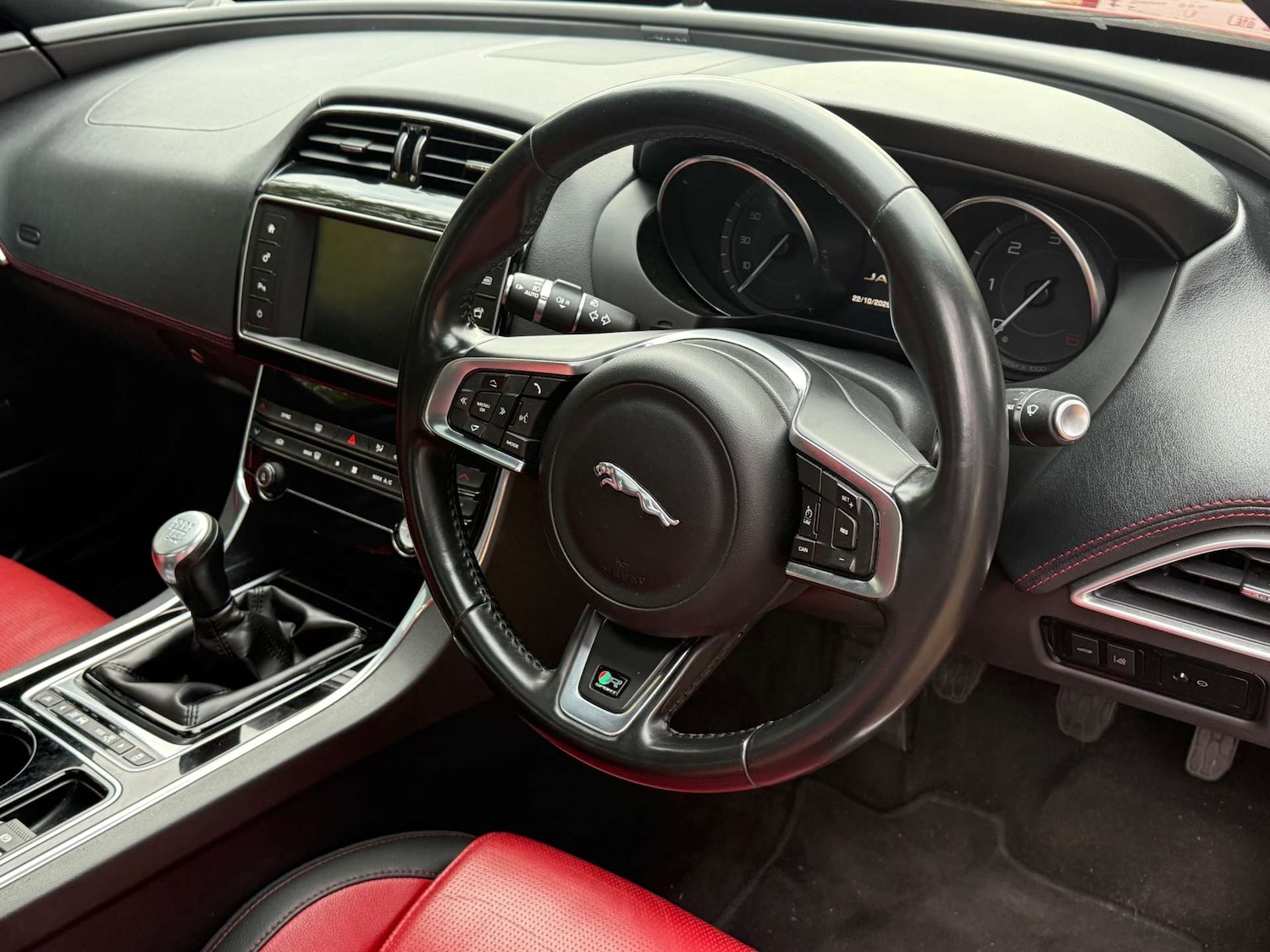 Used Jaguar XE 2015 for sale - 76358326: Photo 18