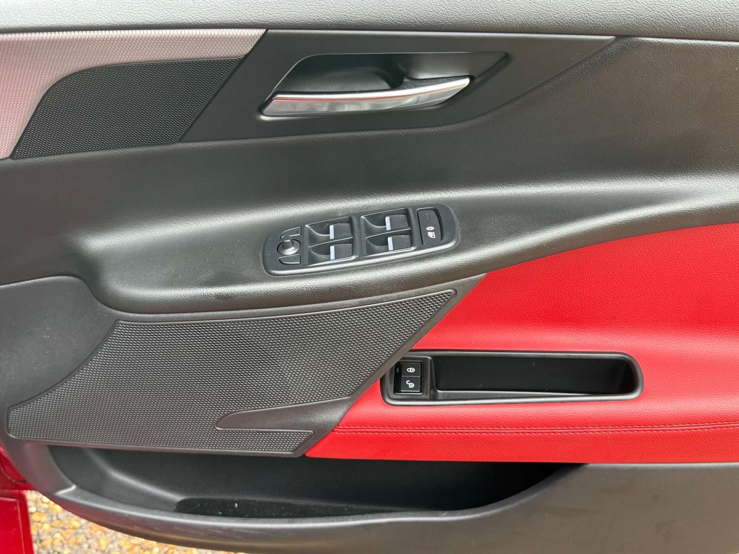 Used Jaguar XE 2015 for sale - 76358326: Photo 23