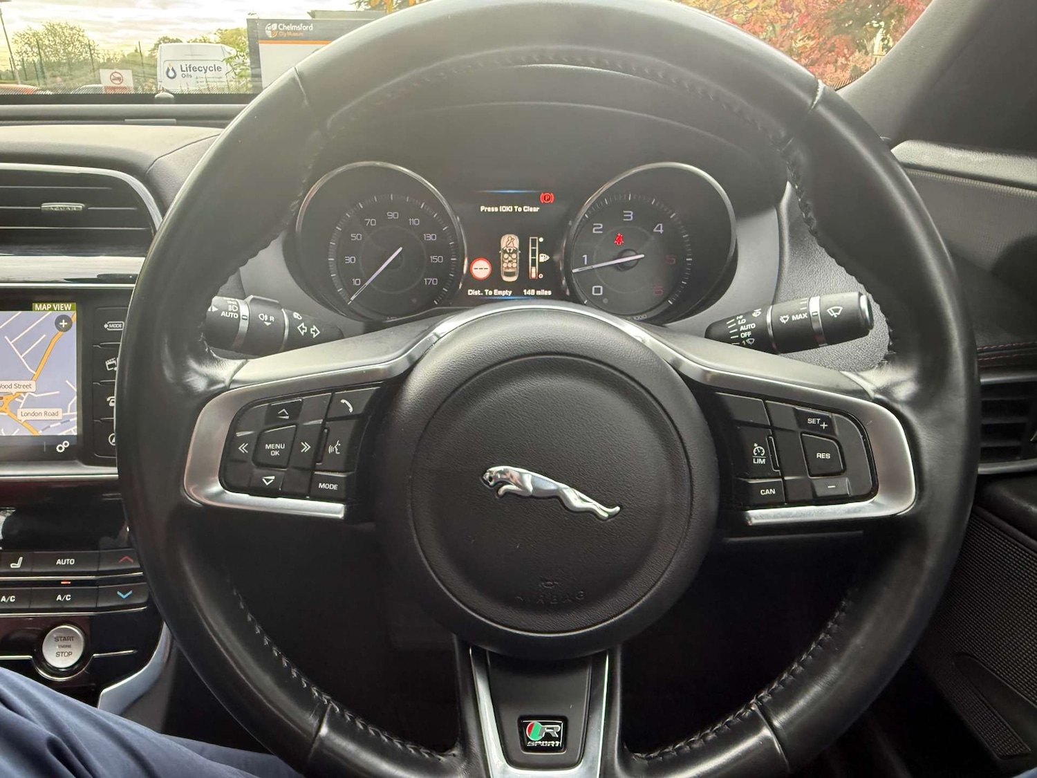 Used Jaguar XE 2015 for sale - 76358326: Photo 6