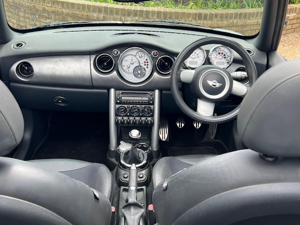 Used MINI Convertible 2007 for sale - 75095238: Photo 13