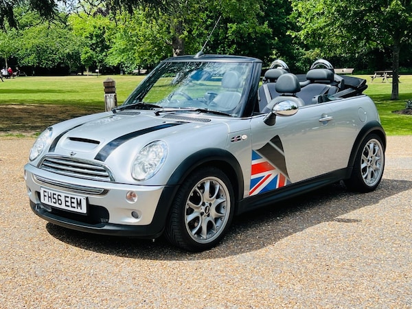 Used MINI Convertible 2007 for sale - 75095238: Photo 2