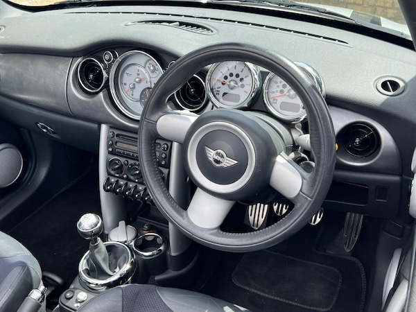 Used MINI Convertible 2007 for sale - 75095238: Photo 9