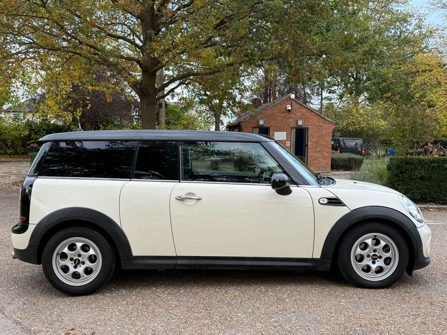 Used MINI Clubman 2024 for sale - 76497671: Photo 1