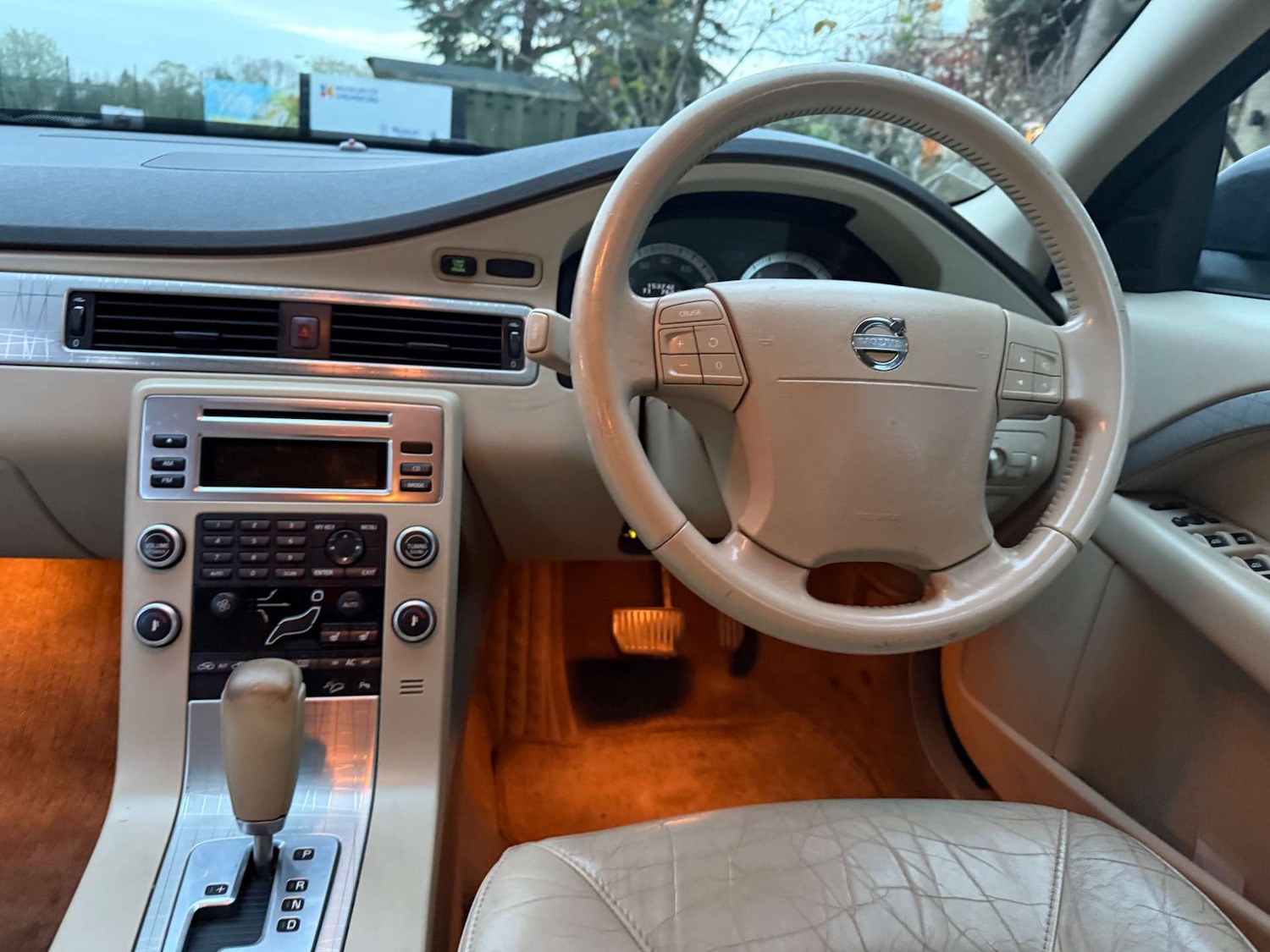 Used Volvo XC70 2009 for sale - 76569735: Photo 24